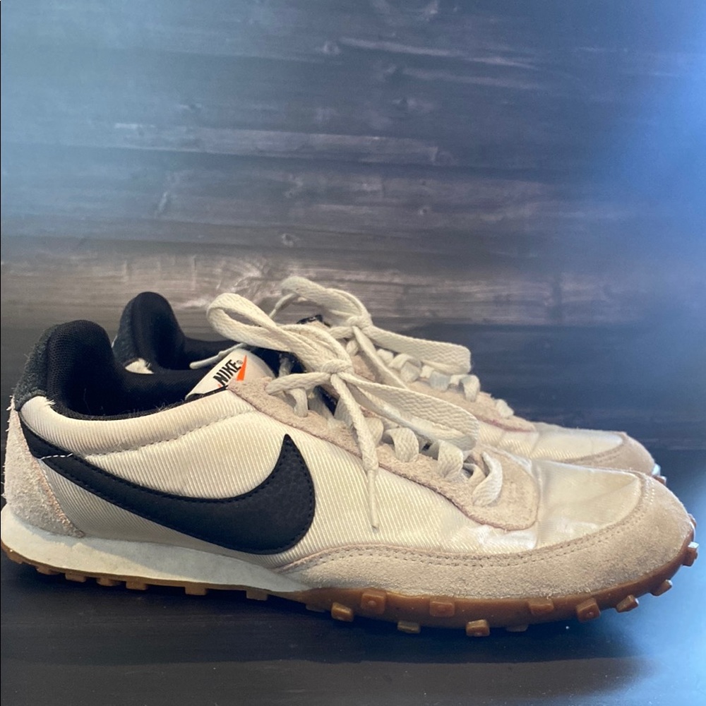 Nike waffle Racer 881183-100 Black and White Sneakers Classic Design